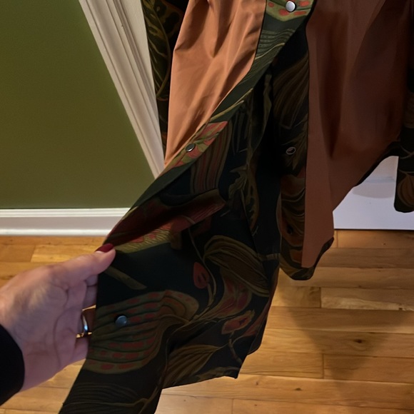 Salvatore Ferragamo St R Bronz floral fall trench fully lined never used - Picture 6 of 8